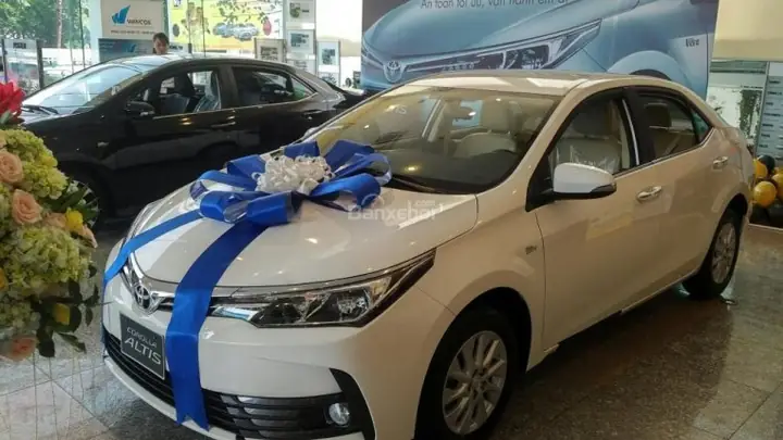 Giá Xe Toyota Altis 2019 1.8e