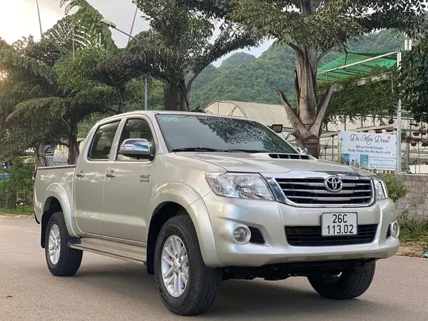 Giá Xe Toyota Bán Tải 2011