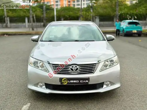 Giá Xe Toyota Camry 2.0 2013
