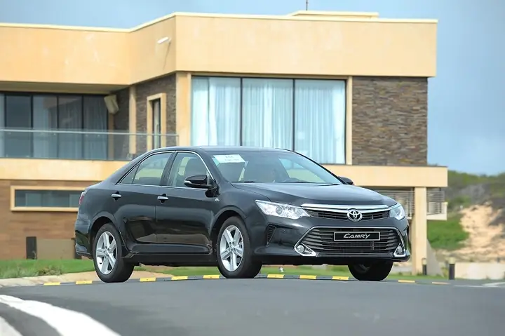 Giá Xe Toyota Camry 2.5q Tại Thời Điểm 2017