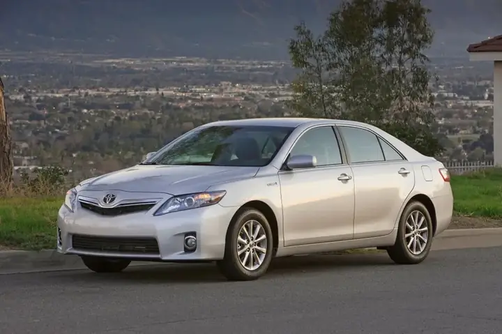 Gia Xe Toyota Camry Da Qua Su Dung