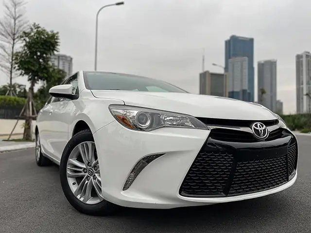 Giá Xe Toyota Camry Le 2015