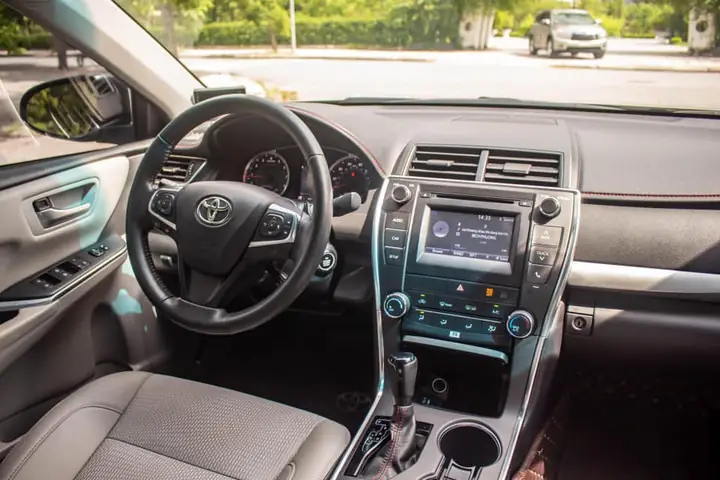 Giá Xe Toyota Camry Le 2015