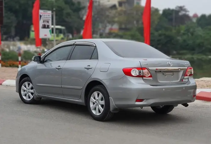 Gia Xe Toyota Collora Altis Da Qua Su Dung 2013