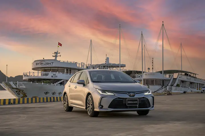 Gia Xe Toyota Corolla Altis Cu Va Moi Cau Dien Gia Xe Toyota Corolla Altis Cu Va Moi Cau Dien