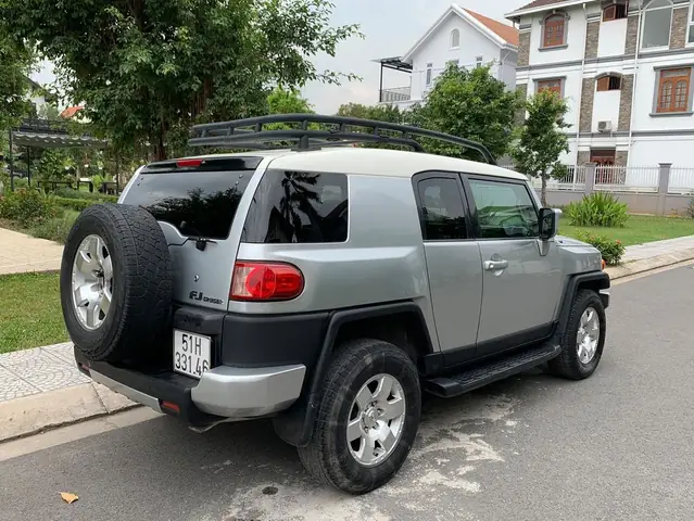 Gia Xe Toyota Fj Cruiser 2014