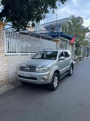 Giá Xe Toyota Fortuner 2009 Máy Dầu