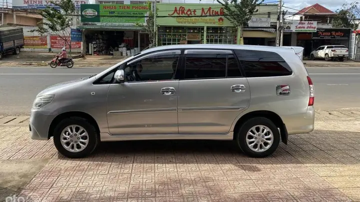 Giá Xe Toyota Innova 2013 Cũ