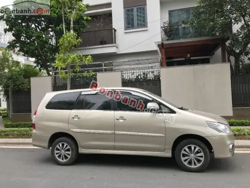 Giá Xe Toyota Innova E 2016
