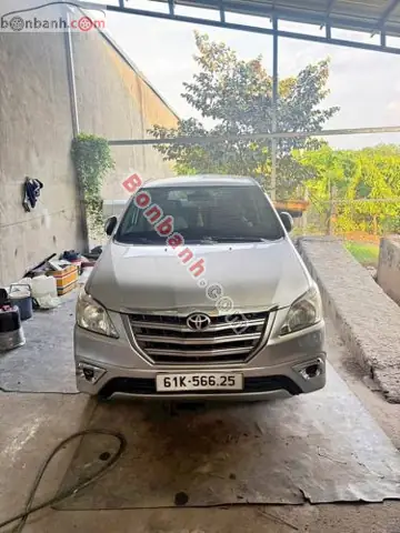 Giá Xe Toyota Innova E 2016