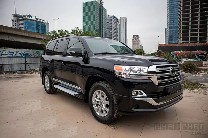 Giá Xe Toyota Land Cruiser Nhập Khẩu