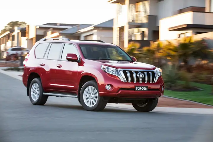 Giá Xe Toyota Land Cruiser Prado 2016