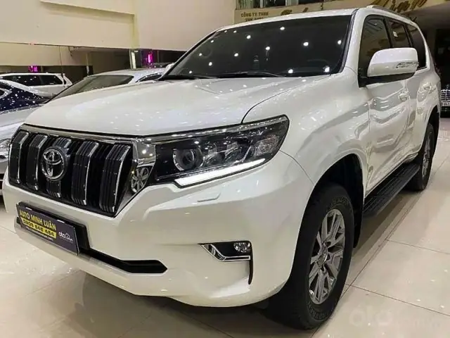Giá Xe Toyota Land Cruiser Prado 2019