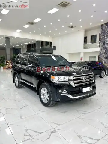 Giá Xe Toyota Land Cruiser V8 2016