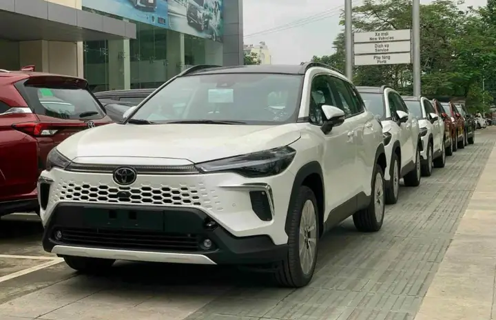 Giá Xe Toyota Ngày Hôm Nay