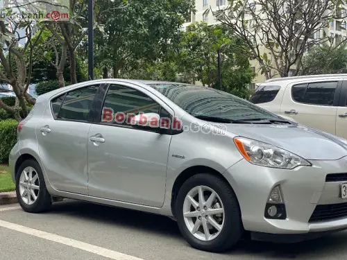 Giá Xe Toyota Prius C 2014