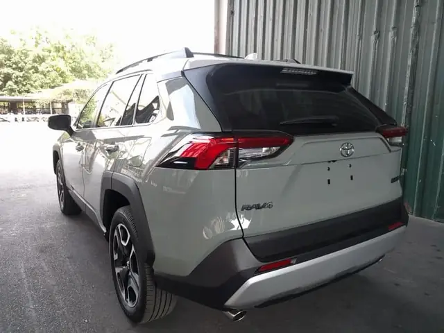 Giá Xe Toyota Rav4 Hybrid 2019 Tại Việt Nam Giá Xe Toyota Rav4 Hybrid 2019 Tại Việt Nam