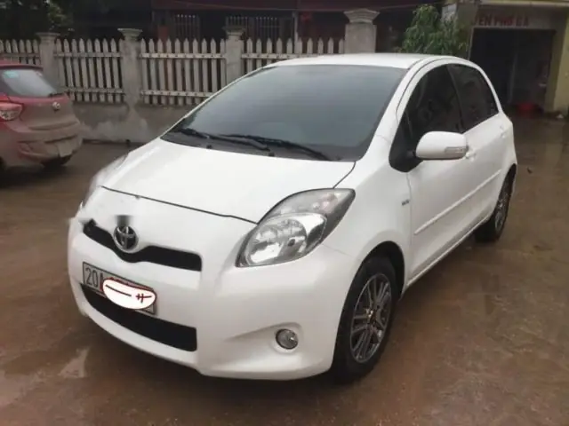 Giá Xe Toyota Yaris 2013 Nhập Khẩu
