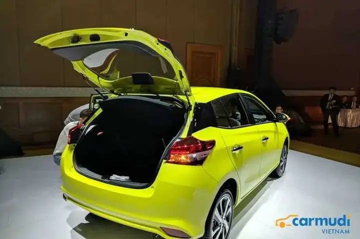 Giá Xe Toyota Yaris 2018 Lăn Bánh