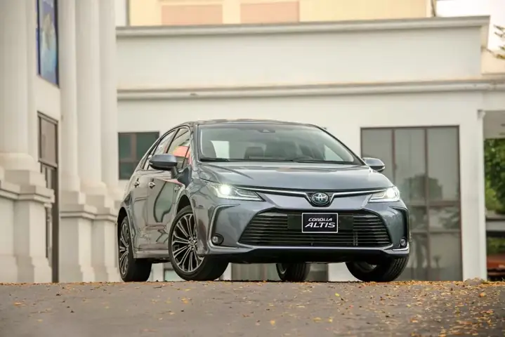 Gioi Thieu Xe Toyota Corolla Altis