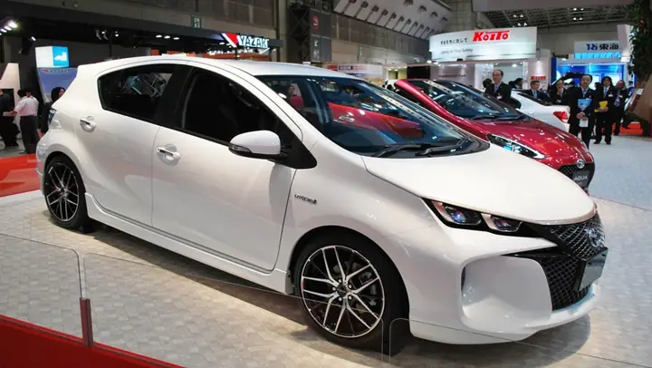 Gioi Thieu Xe Toyota Prius C