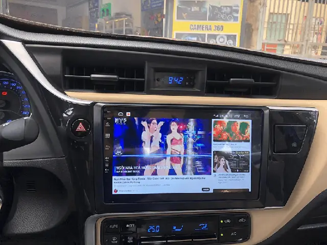 Hệ Thống Giải Tri Trên Toyota Altis 2016