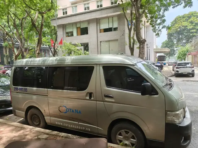 Hinh Anh Gia Ban Xe Toyota Hiase Doi 2011