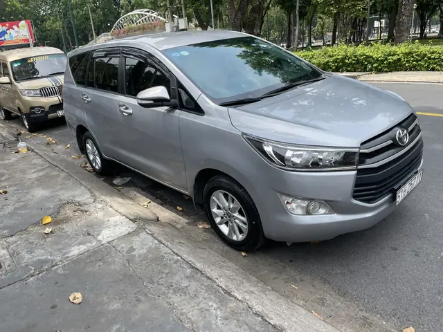 Hình Ảnh Thực Tế Toyota Hiace 2017