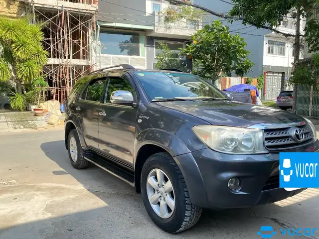 Hinh Anh Xe Toyota Fortuner 2009
