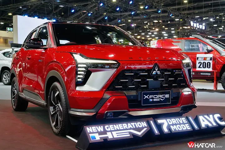 Hình Bảo Hành 3 Năm Hoặc 100.000km Toyota