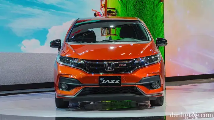 Honda Jazz Rs Vs Toyota Yaris Trd