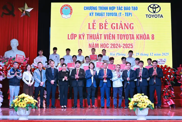 Khai Giảng Học Bổng Kỹ Thuật Toyota