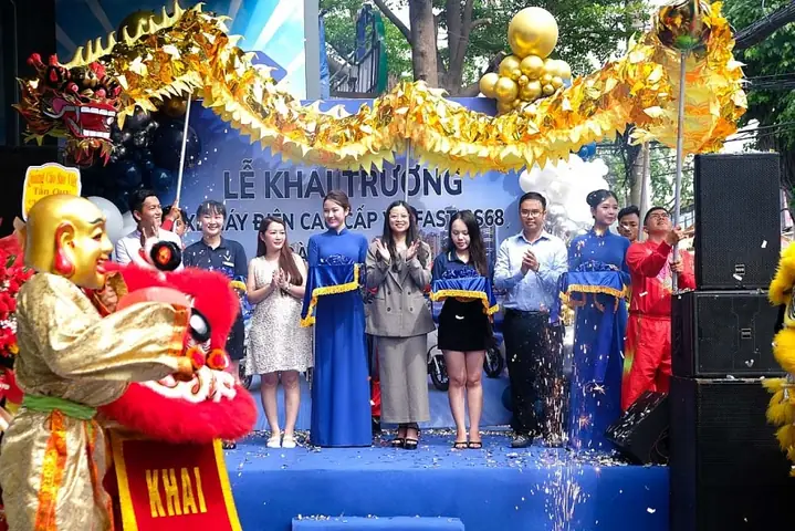 Khai Truong Dal Ly Xe Toyota O Hai Phong