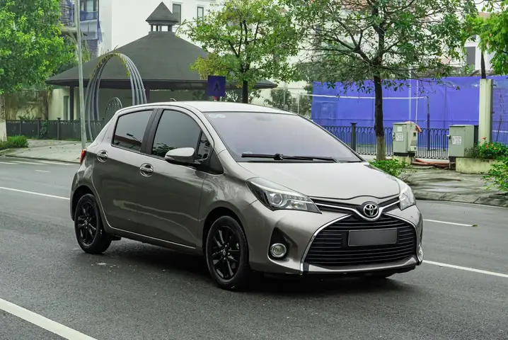 Khoang Dong Co Toyota Yaris 2015