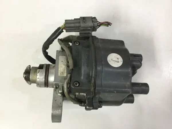 Kiểm Tra Bộ Chia Điện Toyota Cressida