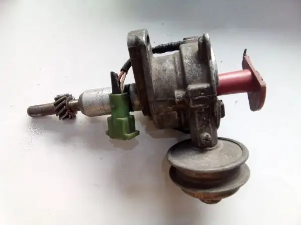 Kiểm Tra Bộ Chia Điện Toyota Cressida