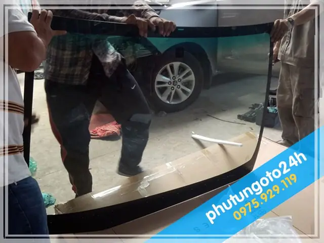 Kính Chắn Gió Ô Tô Toyota Innova