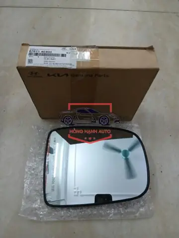 Kinh Chieu Hau Toyota Fouter Mau Den