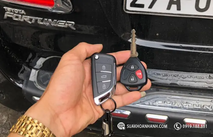 Lam Lai Chia Khoa Xe Fortuner 2017 Chính Hãng Toyota