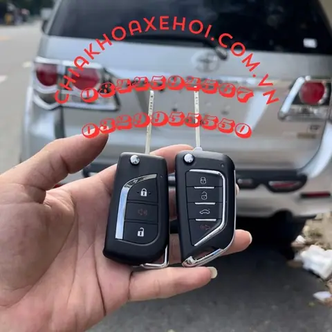 Lam Them Chia Khoa Remote Toyota