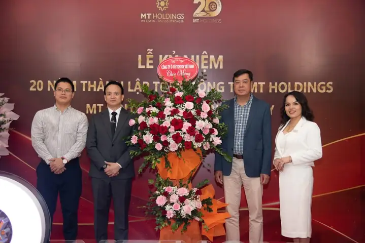 Lễ Kỷ Niệm 20 Năm Thành Lập Toyota Lễ Kỷ Niệm 20 Năm Thành Lập Toyota