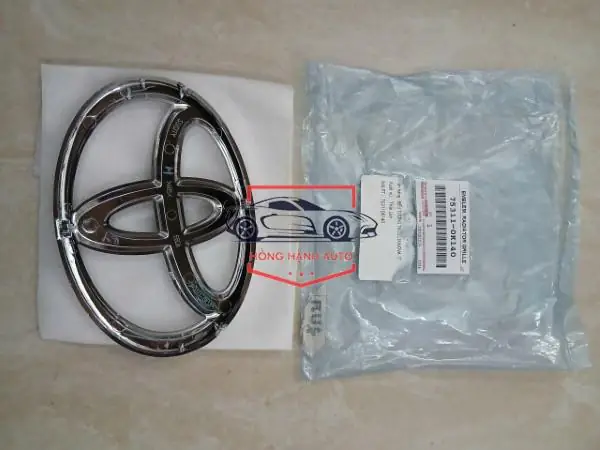 Logo Toyota Trước Nắp Capo Innova