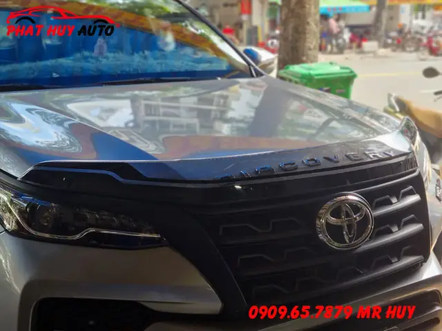 Lướt Gió Capo Toyota Fortuner Chữ Đỏ