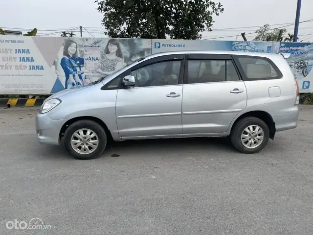 Mẫu Xe 17 Chỗ Toyota Innova 2010 Mẫu Xe 17 Chỗ Toyota Innova 2010