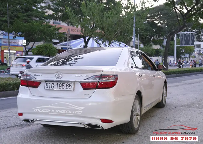 Mercedes C250 Vs Toyota Camry 2 5 Q Mercedes C250 Vs Toyota Camry 2 5 Q
