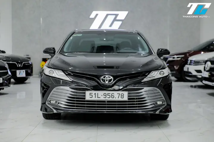 Mercedes C250 Vs Toyota Camry 2 5 Q Mercedes C250 Vs Toyota Camry 2 5 Q