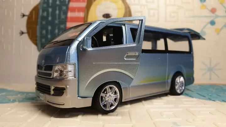 Mô Hình Xe Du Lịch Toyota