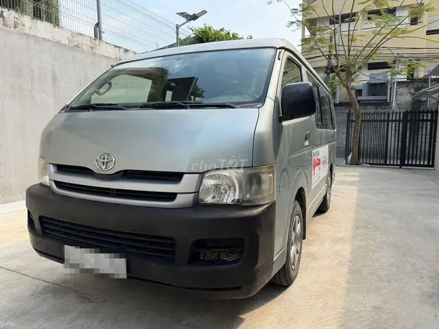 Mua Xe Toyota Hiace 16 Cho Đoi 2013