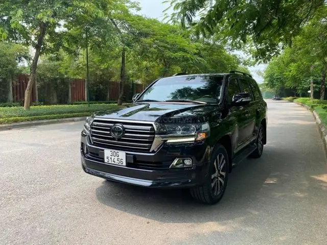 Mua Xe Toyota Land Cruiser 2017