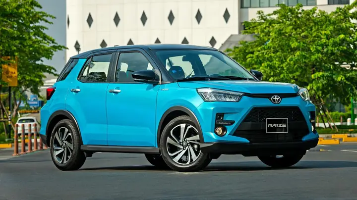 Nên Chon Toyota Yaris Hay Vios